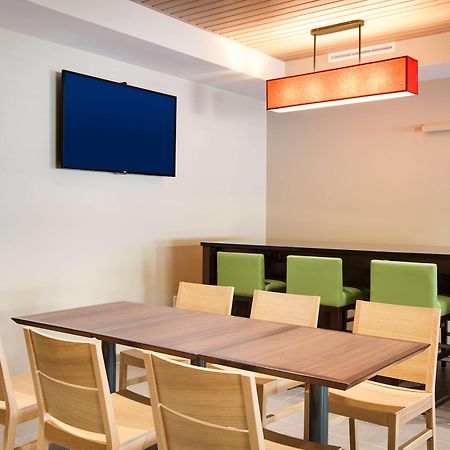 Country Inn & Suites By Radisson, Springfield Southeast Zewnętrze zdjęcie